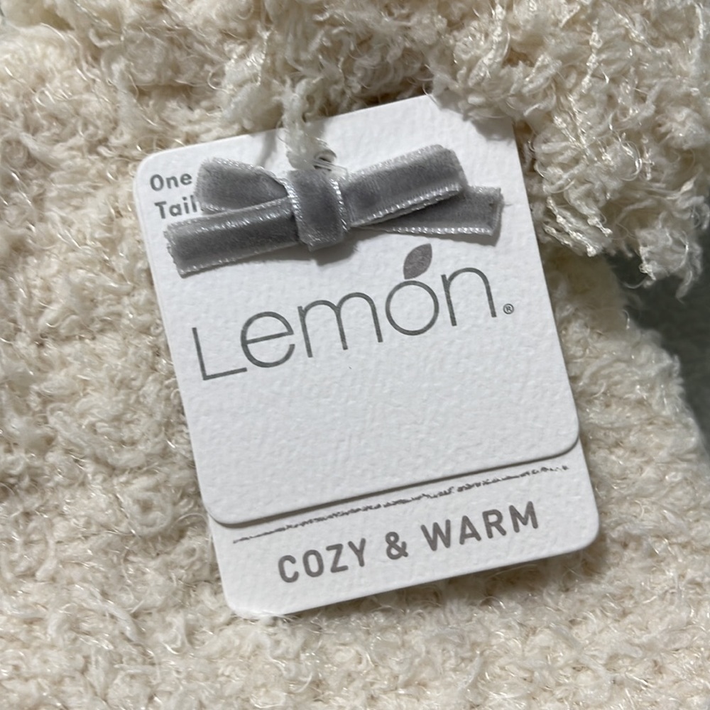 LEMON Snow Drift Pom Pom Beanie - Picture 9 of 14